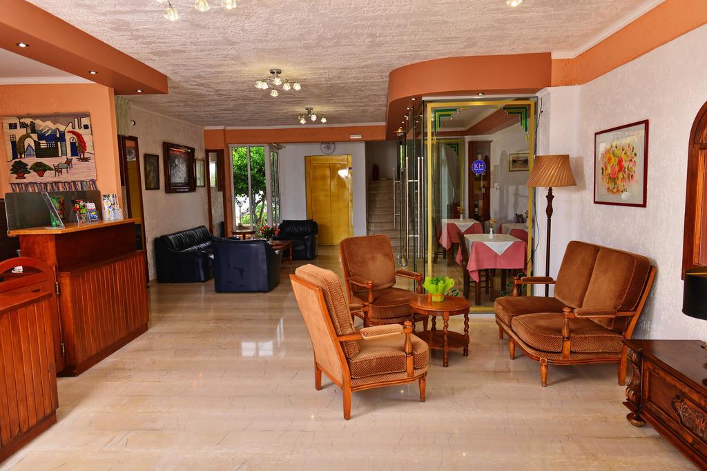 Krits Hotel 헐소니소스 외부 사진